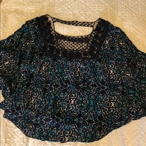 ‼️ Flowy Aeropostale blouse with lace neckline